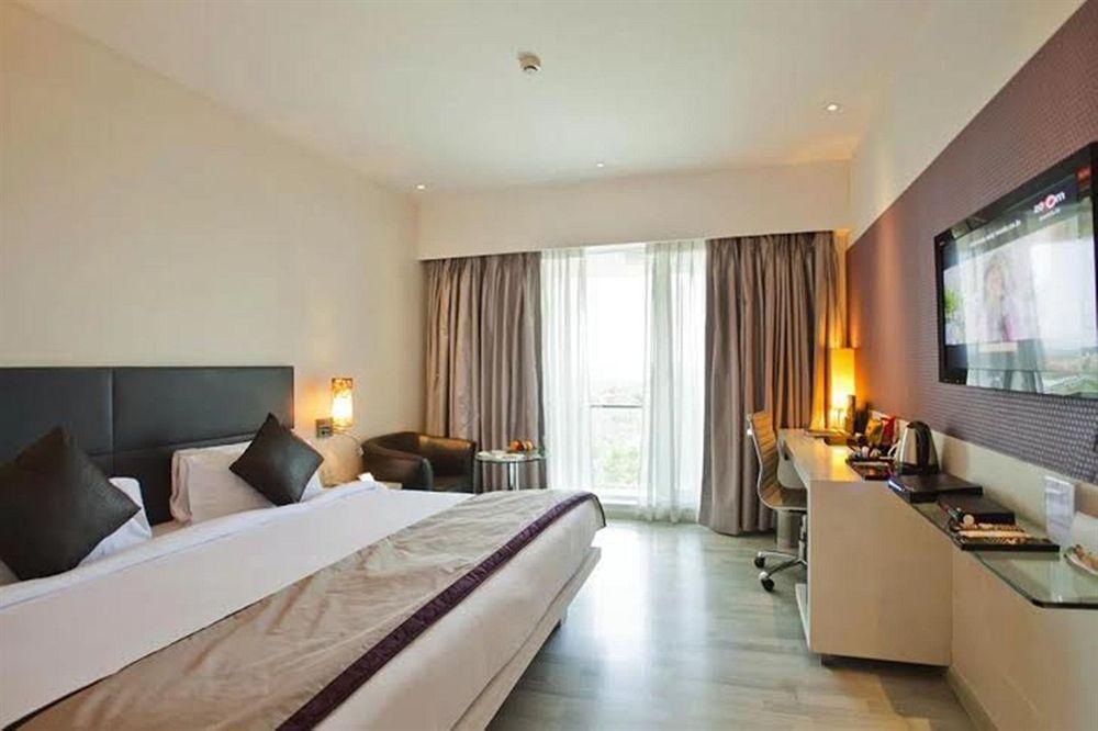 Spree Shivai Hotel Pune Pimpri-Chinchwad Exterior foto